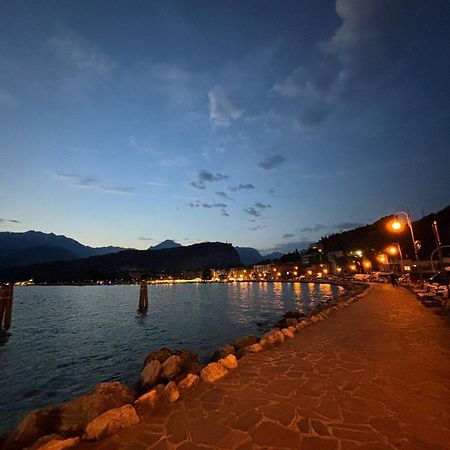 Garden & Pool Perugini Apartman Torbole Sul Garda Kültér fotó