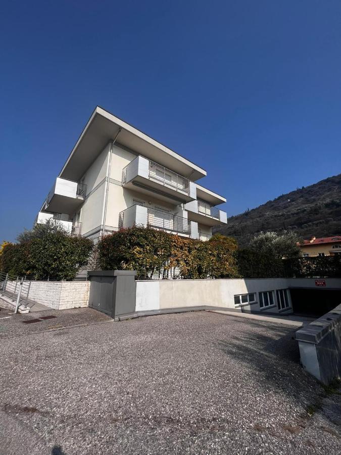 Garden & Pool Perugini Apartman Torbole Sul Garda Kültér fotó