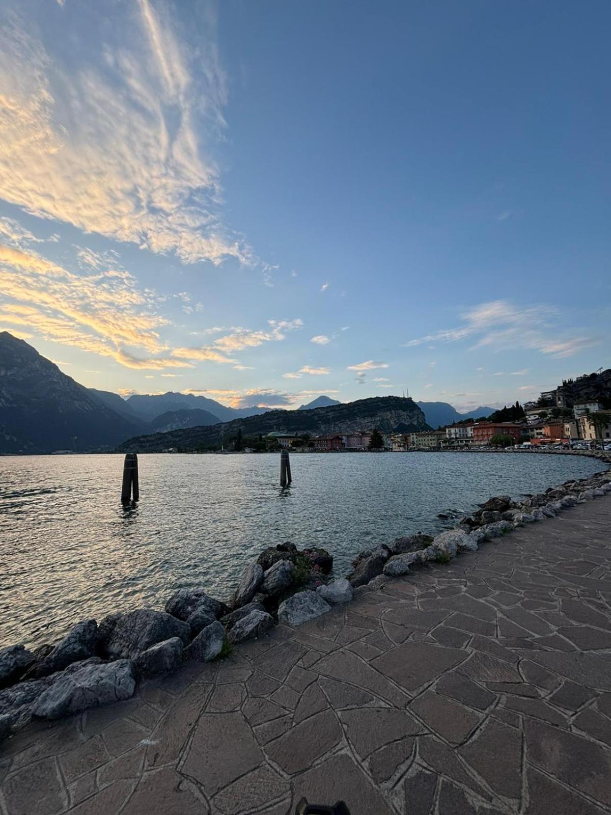 Garden & Pool Perugini Apartman Torbole Sul Garda Kültér fotó