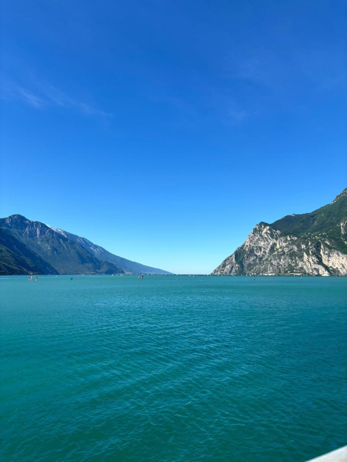Garden & Pool Perugini Apartman Torbole Sul Garda Kültér fotó